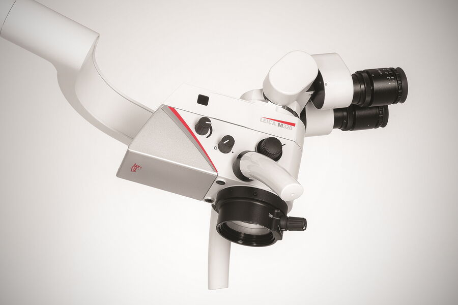 图 3：徕卡 M320 牙科显微镜： 优质的复消色差光学镜组和两个 LED 灯提供清晰、明亮、逼真的色彩视觉效果，并将拥有成本降至最低。