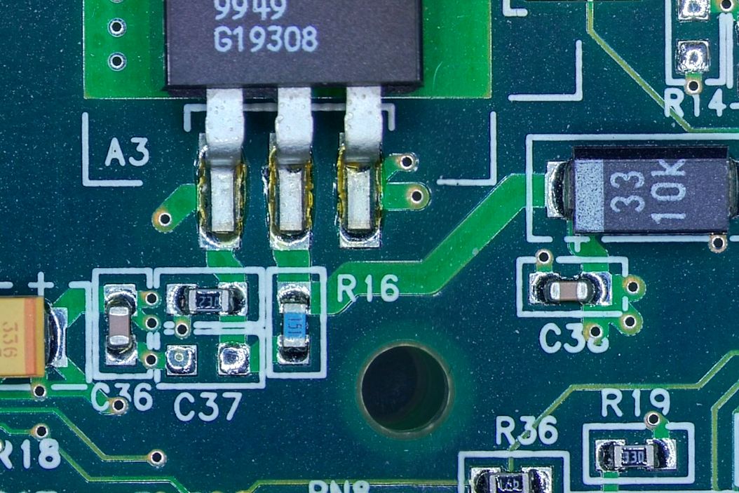 Area of a printed circuit board (PCB) which was imaged with extended depth of field (EDOF) using digital microscopy. PCB_imaged_with_EDOF_using_digital_microscopy.jpg